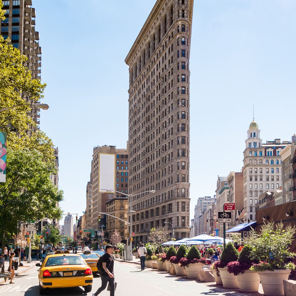 ⁴ᴷ⁶⁰ Walking NYC (Narrated) : Fifth Avenue from 60th Street to 23rd Street  (Flatiron Building) 