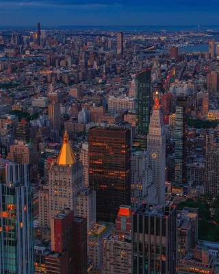 Happy Thanksgiving from Flatiron & NoMad! We're so thankful for our community that makes our neighborhood the heartbeat of NYC. 🖤🏙️

📸: @718mango