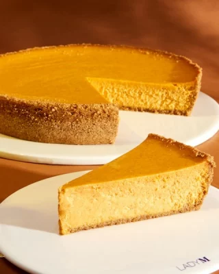 There's still time to sweeten your Thanksgiving and enjoy seasonal desserts from local bakeries in Flatiron & NoMad! 🍽️ 

Place your orders via LINK IN BIO.

Featuring:
🥧 @ladymcakes
🥧 @dominiqueanselworkshop
🥧 @lysee.nyc
🥧 @milkbarstore